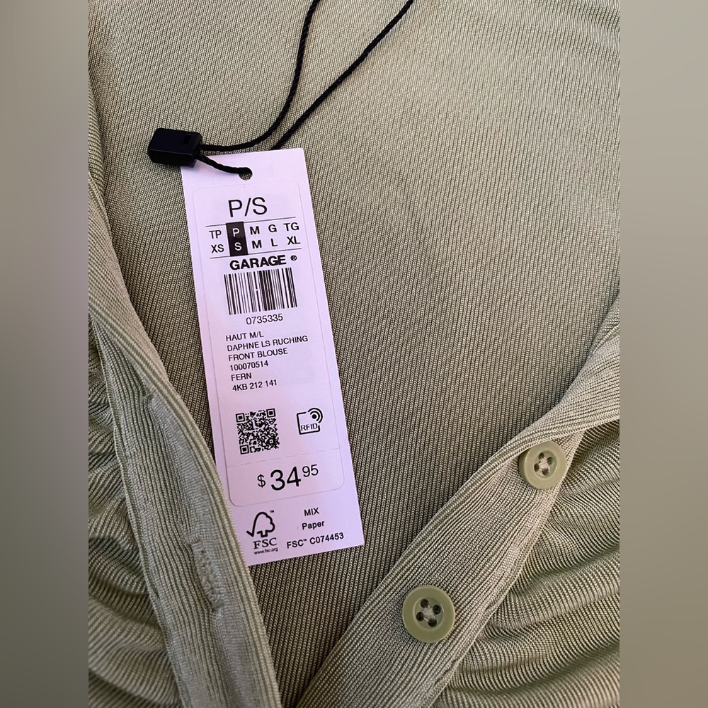 Button up top - Picture 3 of 7
